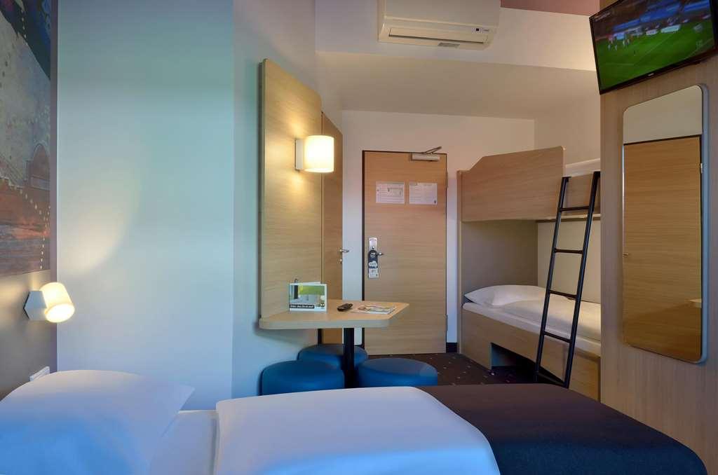 B&B Hotel Duesseldorf-Airport Rum bild