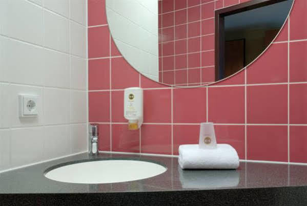 B&B Hotel Duesseldorf-Airport Exteriör bild